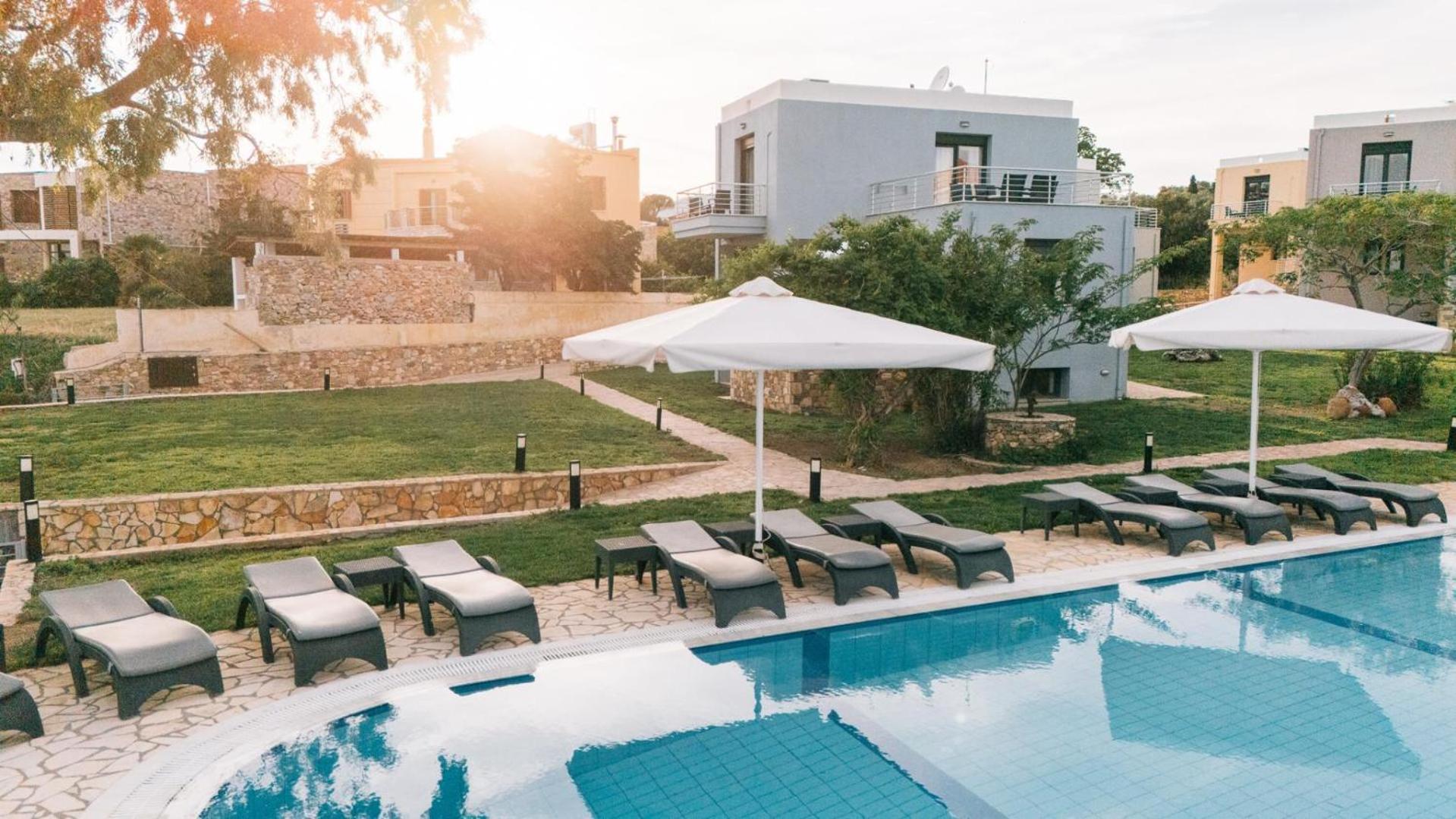 Blue Waves Luxury Suites By The Sea Plomari Exterior foto