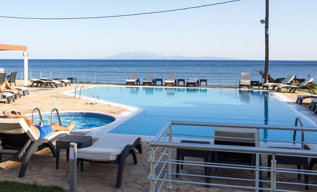 Blue Waves Luxury Suites By The Sea Plomari Einrichtungen foto